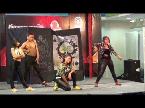 121006 Grabien cover 2NE1 @Extreme Cover Combat 2012(Final Round)