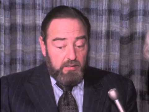 Bette Rogge interviews Sebastian Cabot, star of the TV series "Family Affair."
