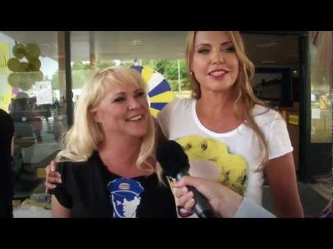 Anu Saagim ja Johanna Salminen Snackyn avajaisissa