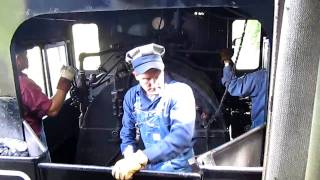 preview picture of video 'Shovlin'  Coal in the Flagg Coal Co. #75 in Thomaston, Ct. 5-22-2010'