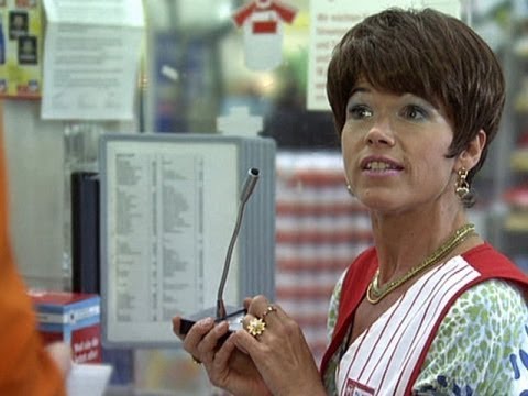 Kassiererin vertippt sich - Ladykracher