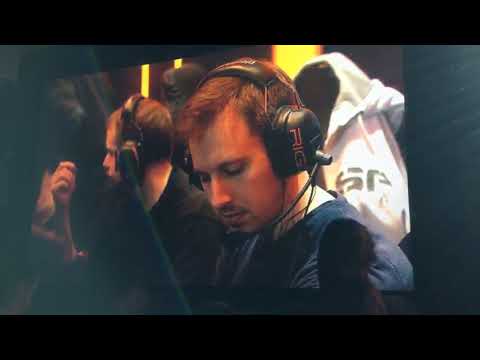 QuakeCon Finals: Sacrifice 4v4 Team 2z versus Team Notofast introductions and map 1