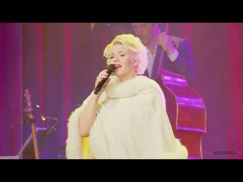 Nicole Mühle Santa Baby "Max and friends are coming to town"