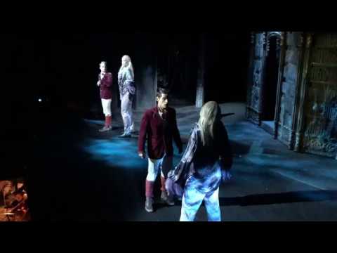 Vámpírok bálja 300 - Mit olvasol? Mondd!