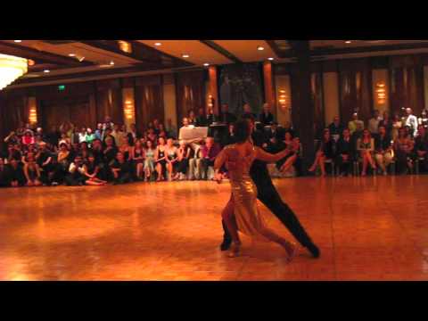 Miriam Larici y Leonardo Barrionuevo, NTW, 07-03-2011, 1 of 2