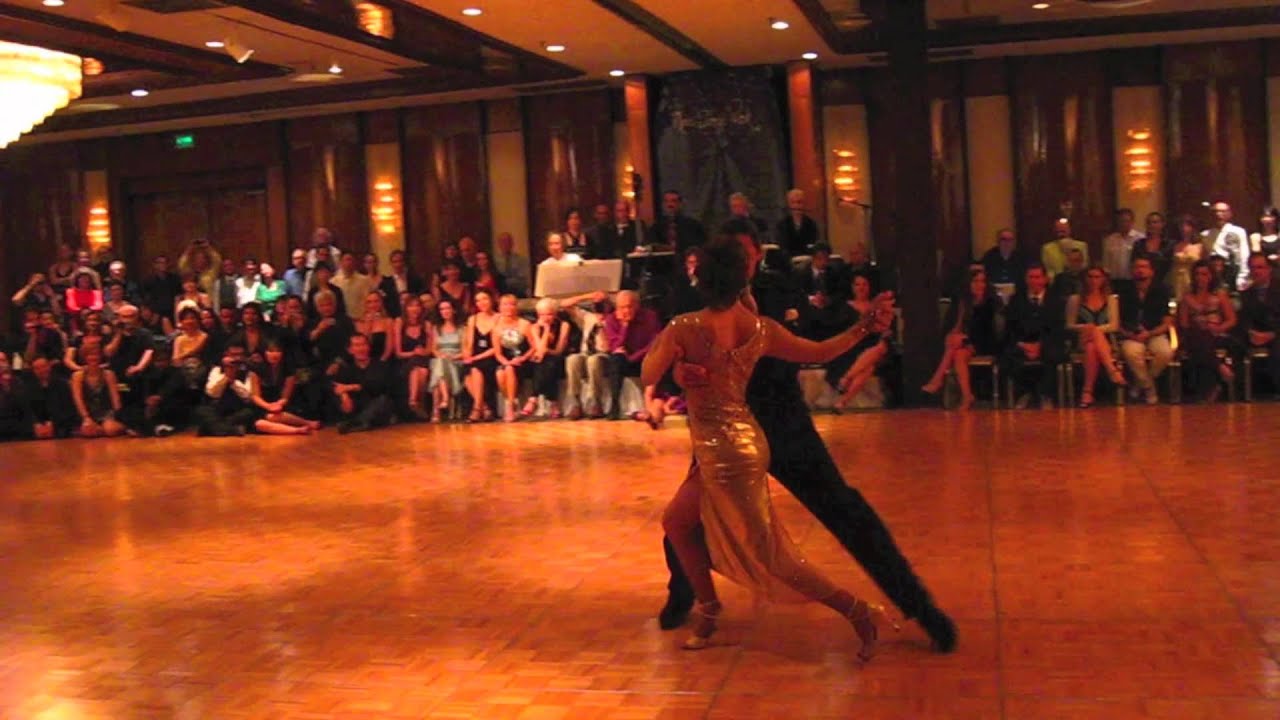 Miriam Larici y Leonardo Barrionuevo, NTW, 07-03-2011, 1 of 2