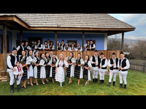 Ansamblul Folcloric Martisorul si @VladutaLupau - Martisor, saruta-ma bade, badisor