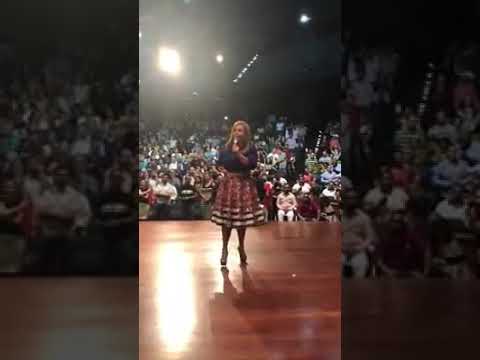 Shirley Carvalhaes e Lauriete Cantando Juntas