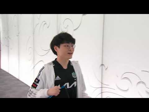 DK Showmaker creeps out cameraman after winning Semifinals vs T1 | Worlds 2021