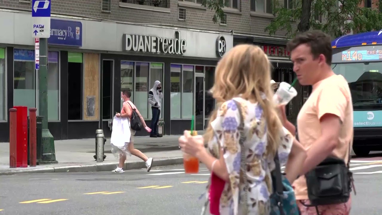 U.S. retail sales post surprise September gain