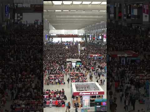 Aeroporto Internacional de Xangai Pudong / Ferrovia / Centro movimentado