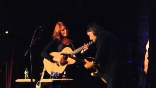 Joan Osborne ft Rosanne Cash - The World Unseen 5-10-14 City Winery, NYC