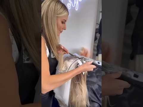 “Want the perfect way to create natural looking lowlights??” Joico Brand Storyteller Olivia Thompson