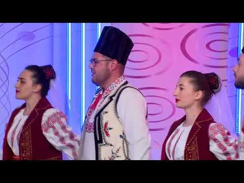 ANSAMBLUL FOLCLORIC ''BUCUR'' - FAMILIA FAVORIT (mai 2024)
