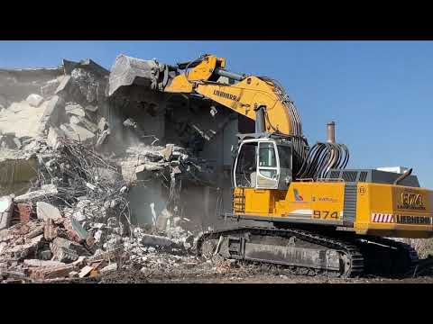 Liebherr 974 Excavator Demolishes Building - Sotiriadis/Labrianidis Demolitions