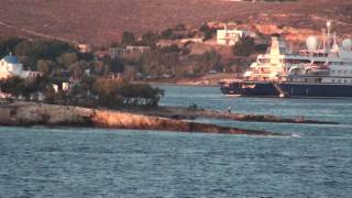 preview picture of video 'Ship view: Leaving Paros'