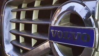 Fitting a new Volvo Badge to my 2009 Volvo S80 D5!