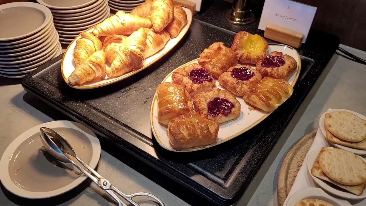 Cathay Pacific First and Business Class Lounge thumbnail