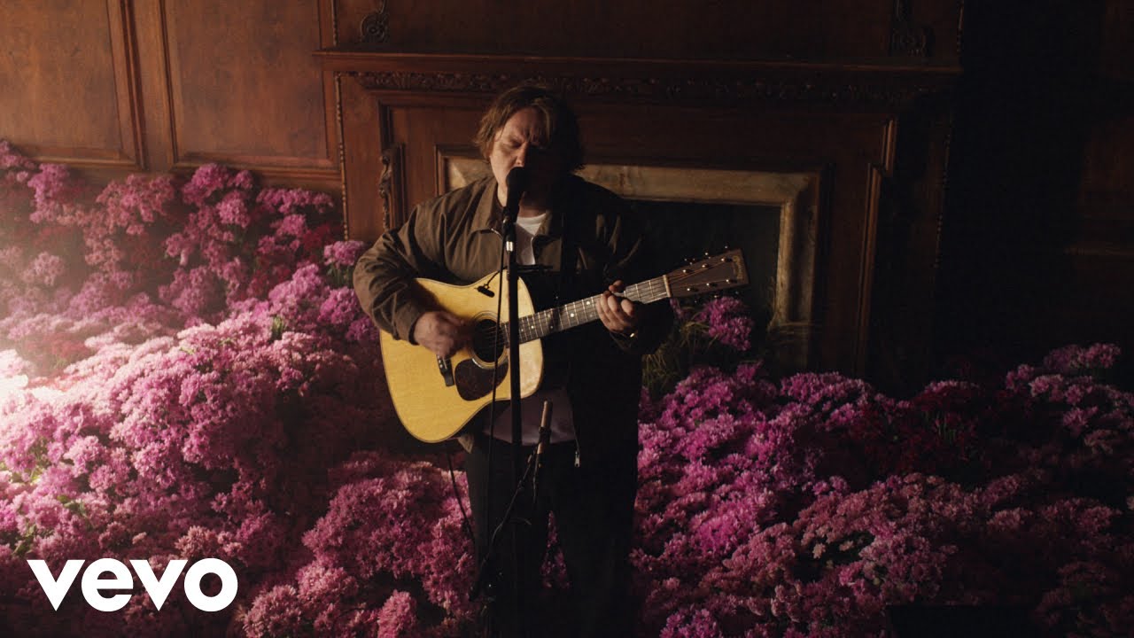 Lewis Capaldi - Survive