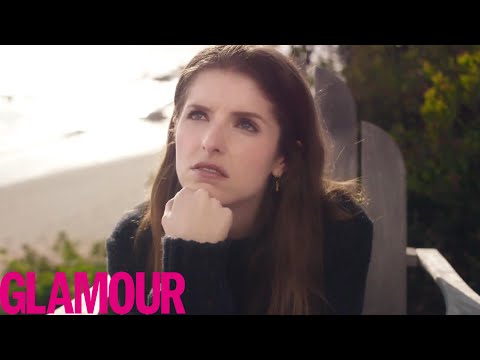 アンナ・ケンドリックがシャワーの感想を語る｜グラマー・カバー・スター (Anna Kendrick’s Take on Shower Thoughts | Glamour Cover Star)