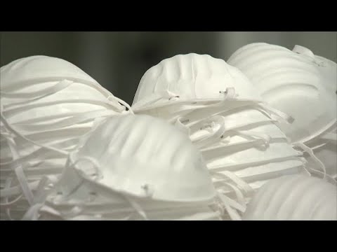 股票經紀人打賭美國人將購買 "美國製造 "的面膜 (Stockbroker bets Americans will buy ‘Made in USA’ face masks)