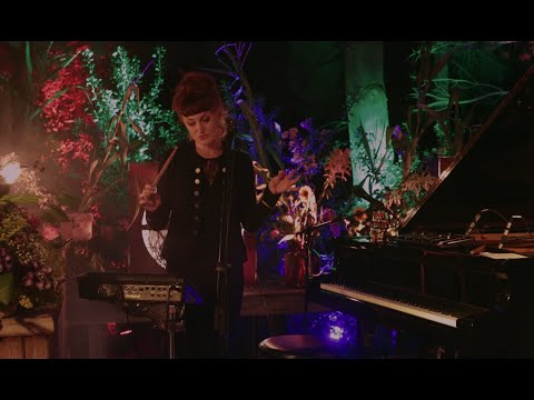 JUNE COCÓ - PARADISE (LIVE VIDEO)