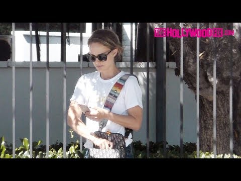 download lagu mp3 mp4 Natalie Portman Instagram Profile, download lagu Natalie Portman Instagram Profile gratis, unduh video klip Natalie Portman Instagram Profile
