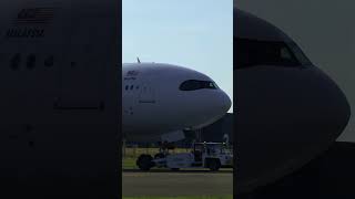 Download lagu Malaysia Airlines A330neo - Ready for the runway! ✈️ mp3