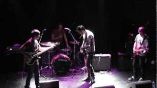 Cloud Nothings - Turning On || live @ 013 Tilburg || 22-05-2011 (2/3)