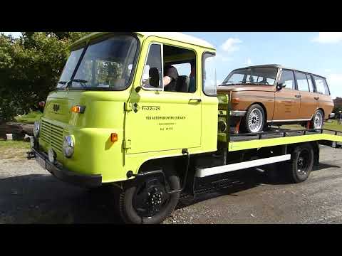IFA Treffen Ludwigsfelde 2023 Zwei IFA W 50 und ein IFA Robur mit Wartburg 353 Tourist fahren ab
