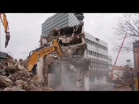 Bagger  Liebherr 974 CAT 390F und CAT 330F Abriss