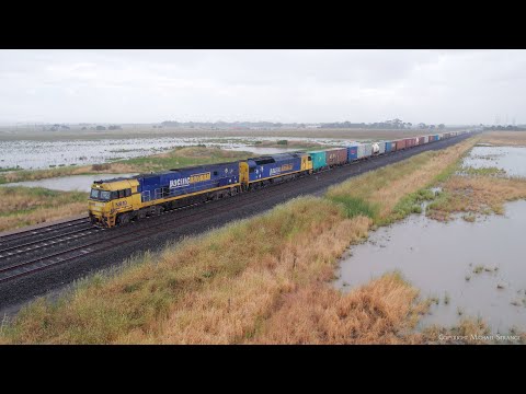 Pacific National 4AM5 Intermodal Freight Train In Rain (22/12/2022) - PoathTV Australian Railways