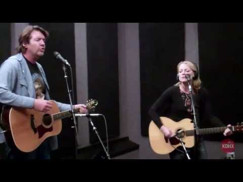 Kelly Willis and Bruce Robison "Born to Roll" Live at KDHX 4/26/13