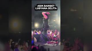 Download lagu Penonton digoyang Lusyana Jelita #adella #dangdut #biduan mp3