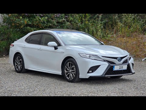 2019 Toyota Camry WS Sunroof Model - Image 2