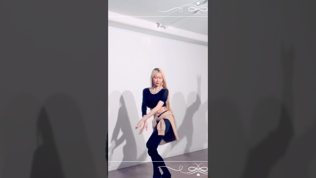 El maanaweya mortafaa🩶🤎 Belly Dance｜المعنويات مرتفعة｜عمرو دياب