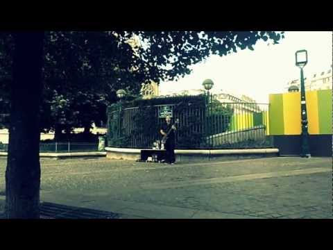 Roland Bass cube   PARIS SHATLE PARK FREESTYLE JAM   2011 first time ever in my life trying busking