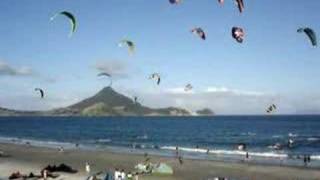 preview picture of video 'NZ Kiteboard Nationals 2008 Downwind Race'