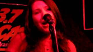 Katie Armiger - Kiss Me Now