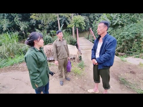 The creditor was trying to drag Dinh away, but luckily a police officer intervened to help