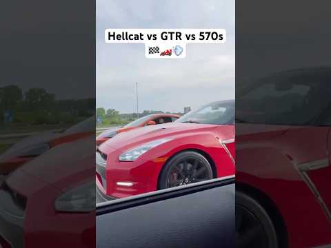 Hellcat vs Nissan GTR vs Mclaren 570s (60mph Roll Race)