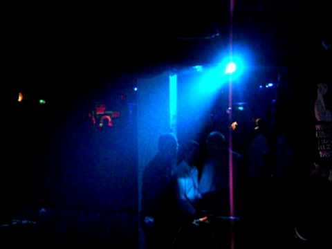 Dj Redlock B2B Mike Ruffcut Lloyd Mc's Uno, Kofi B, Viper, Gemini. @Sun City Easter 2012 PT1