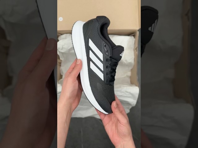 Vídeo relacionado con adidas Hombre Runfalcon 5 Running Shoes, Cloud White/Cloud White/Cloud White, 46 EU