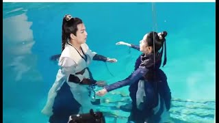 未公开花絮：陈瑶怕水，张凌赫温柔安慰：别怕，我在！ | 少女大人 电视剧 | 有间甜剧屋 video