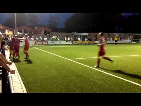 Zouaven-Lelystad: Dennis van Tricht scoort 1-1.