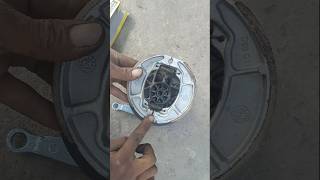 Download lagu Splendor bs6 brake shoe fitting/splendor rear brake shoe change#shortvideo #motorcycle mp3
