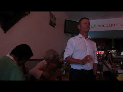 MANUEL BARBOSA  FADO , NO CAFÉ LA FONTAINE FADO , NAS FONTAINHAS PORTO