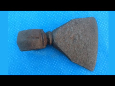 RUSTY AXE RESTORATION. HEAVY BATTLE AXE 1600's
