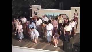 preview picture of video 'Тракийски смесен танц - Овощник (празник на селото) / Thracian mixed dance - Ovoshtnik (Bulgaria)'