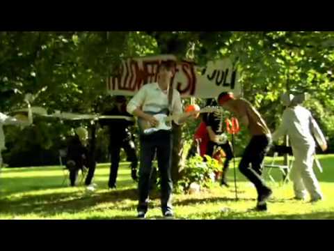 Dylan Mondegreen - Girl In Grass